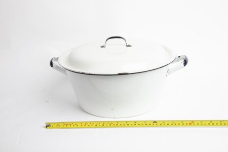 Hospital Bowl with Lid in Enamel